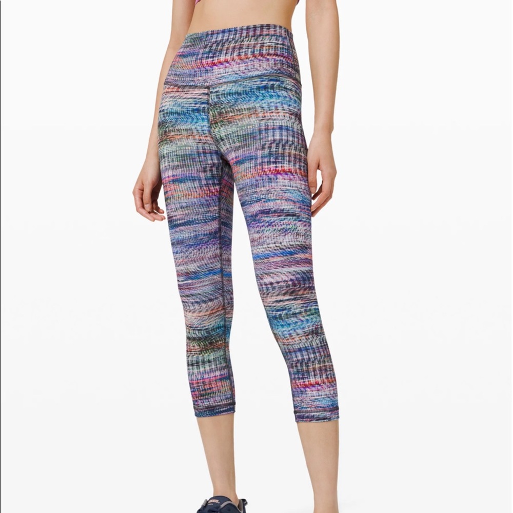 Wunder Under Crop Multi Color Size 4 - image 1